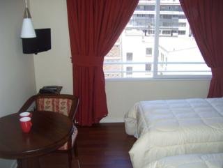 Room
 di BMB Suites Apart Hotel