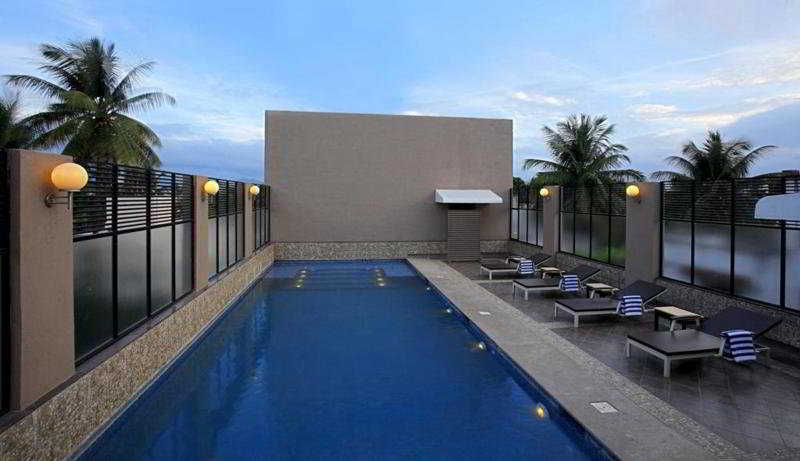 Pool
 di Deccan Rendezvous