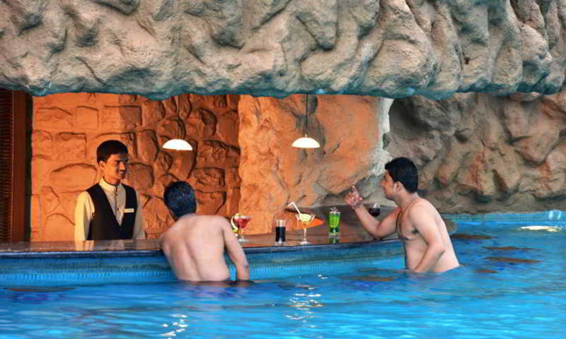 Pool
 di The Corinthians