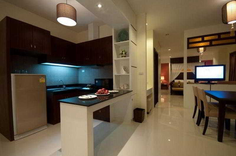 Room thumbnail 1