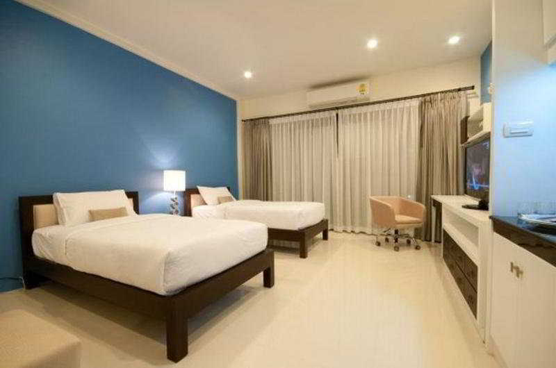 Room thumbnail 5