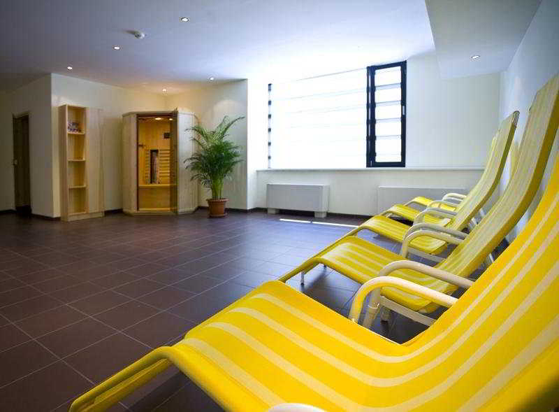 Sports and Entertainment
 di Starlight Suites Hotel