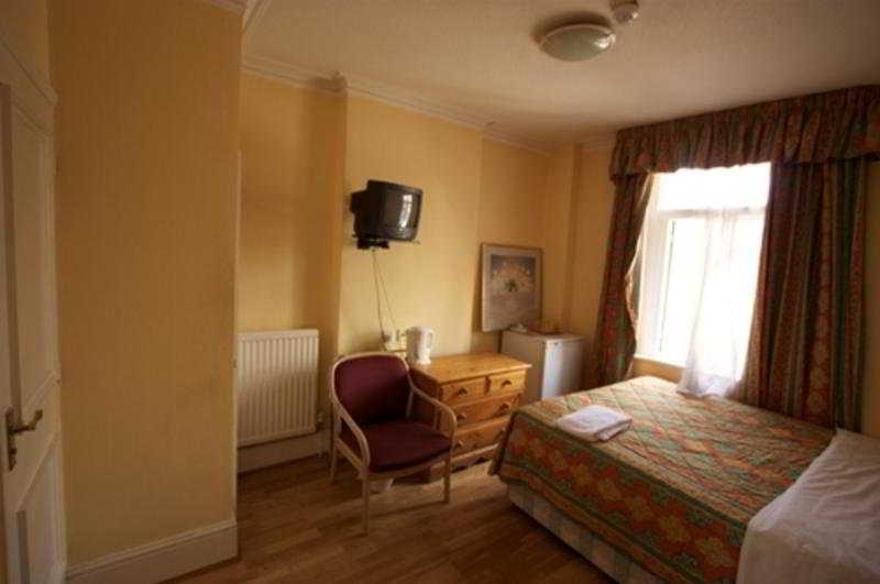 Camelot House Hotel, Londyn