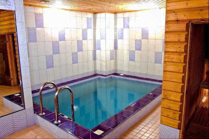 Pool
 di 69 Parallel