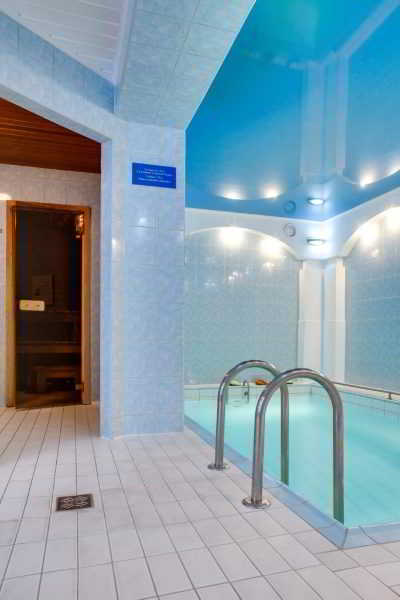 Pool
 di Park Inn by Radisson Poliarnie Zori