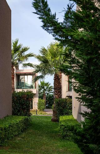 Almyros Beach Resort and Spa