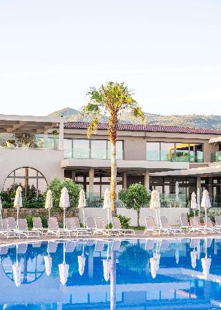 Almyros Beach Resort and Spa