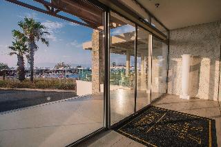 Almyros Beach Resort and Spa