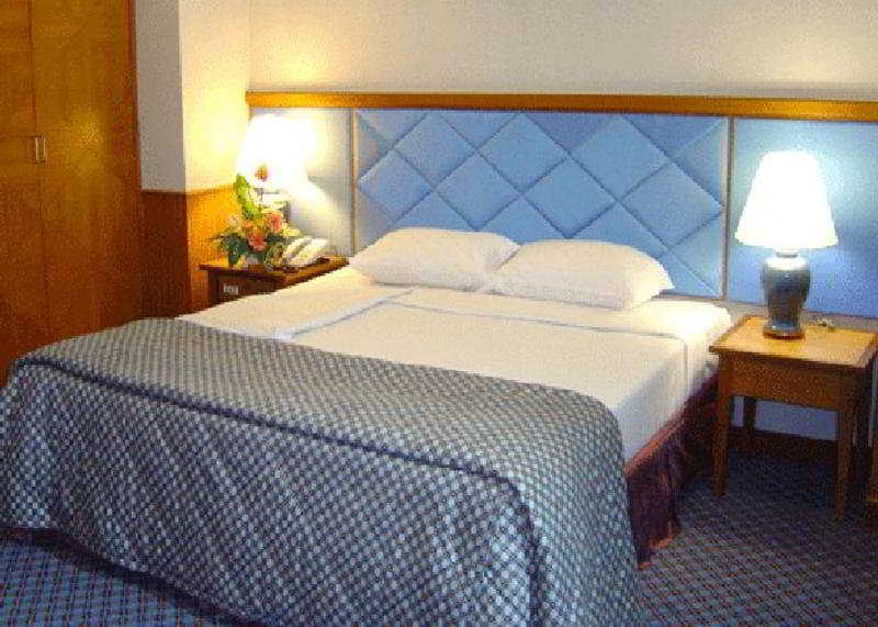 Room thumbnail 1