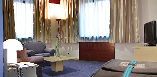 Room
 di Slavija III