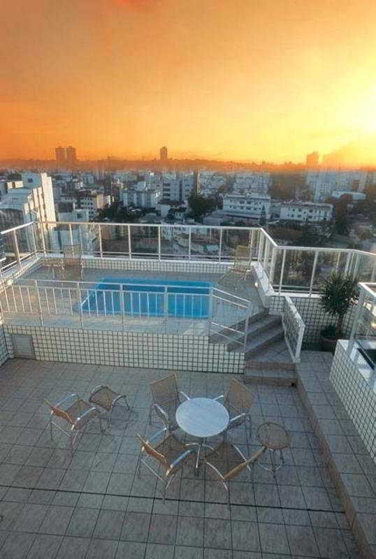 Pool
 di Bristol La Place