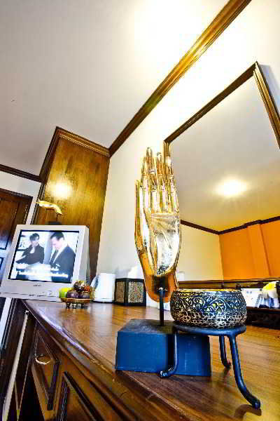 Room thumbnail 6