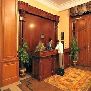 Ayf Palace