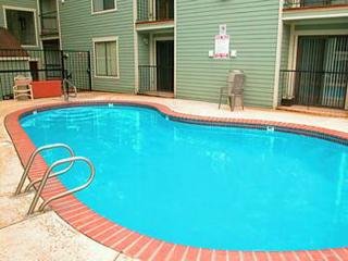 Pool
 di Carriage House Condominiums