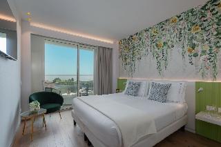 Superior Room with Lake View