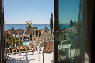 Superior Room with Lake View