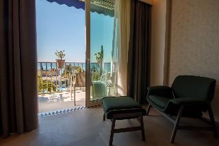 Superior Room with Lake View