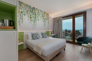 Superior Room with Lake View