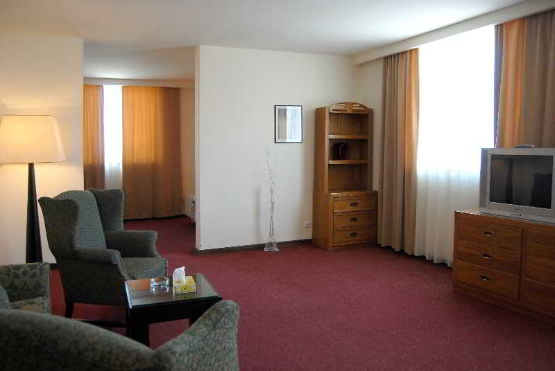 Regineh Hotel - Zimmer
