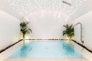 Avant Garde Suites