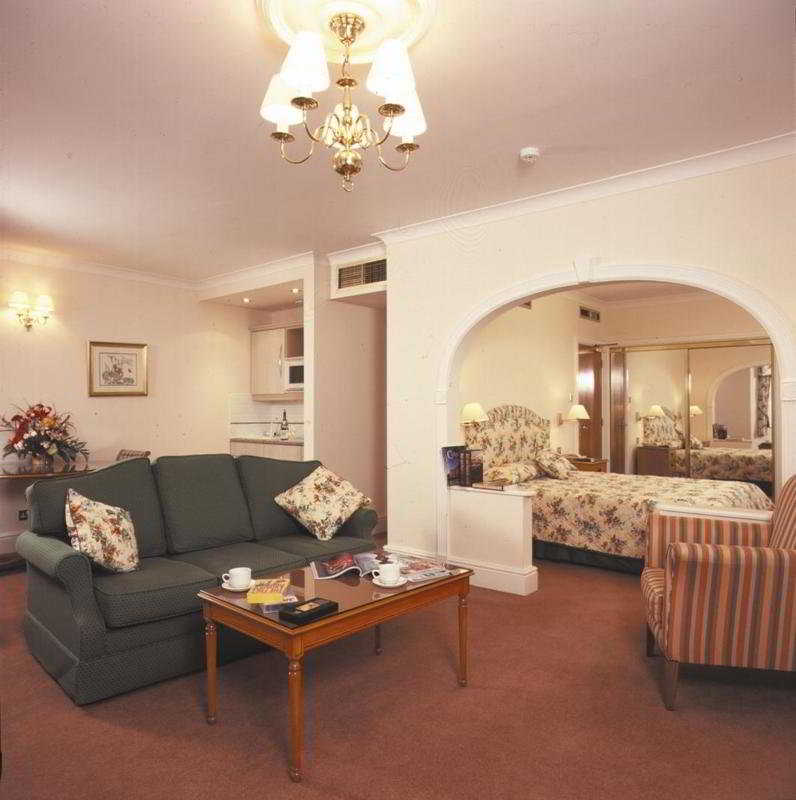 Room
 di Walton Cottage Hotel and Suites