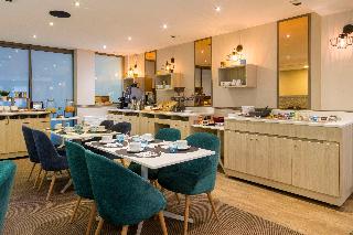 BEST WESTERN Les Bains de Perros-Guirec Hotel et S, Morlaix