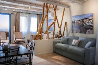 Blue Bay Hotel