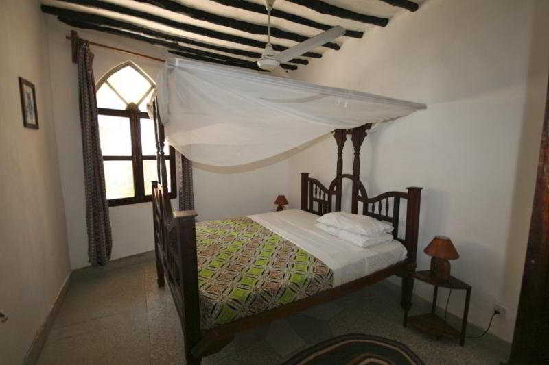 Room thumbnail 1
