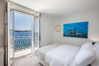 Room Room