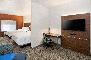 2 Queen Beds Suite Comm Access Tub