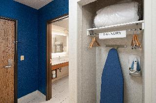 1 King Bed Suite