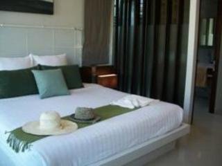 Room thumbnail 3