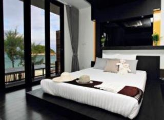 Room thumbnail 6