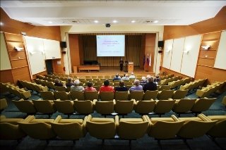 Conferences
 di Radin