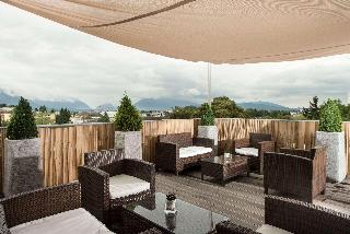 Bar
 di Wyndham Grand Salzburg Conference Centre