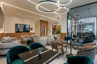 Canadian Hotel
