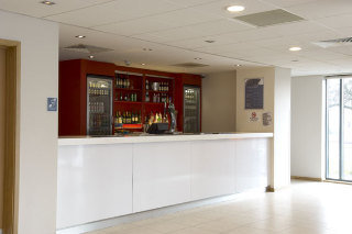 Bar
 di Travelodge Stratford Upon Avon