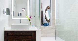 Emerald Beachfront Club Level Junior Suite With Balcony Tranquility Soaking Tub