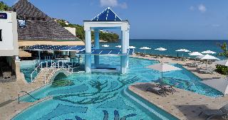 Honeymoon Luxury Poolside