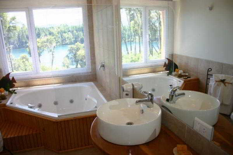 Room thumbnail 3