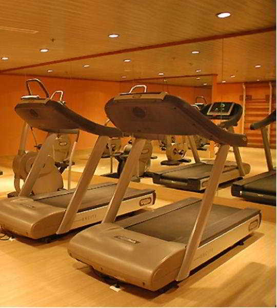 Sports and Entertainment
 di Geneva Amman