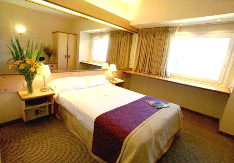 Room thumbnail 1