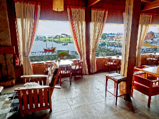 Bar
 di Hotel CabaÃ±a del Lago