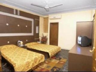 Room
 di Surya Plaza