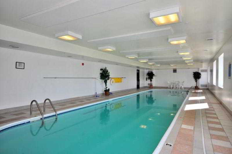 Pool
 di Best Western Des Plaines Inn