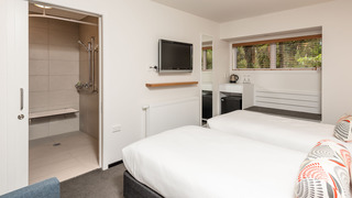 Room thumbnail 7