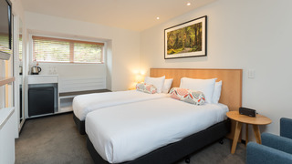 Room thumbnail 8