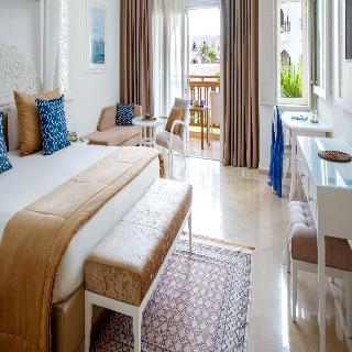 Room Room