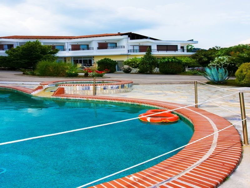 Pool
 di Across Paschos