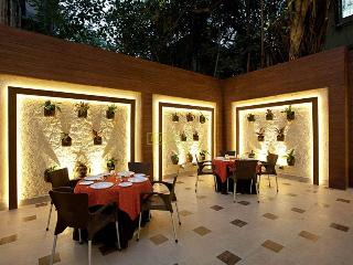 Plaza Mumbai - Restaurant